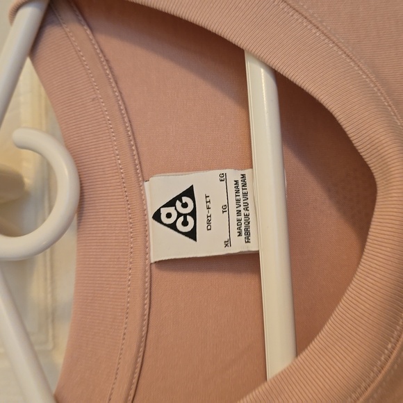 Nike tshirt - Picture 3 of 3